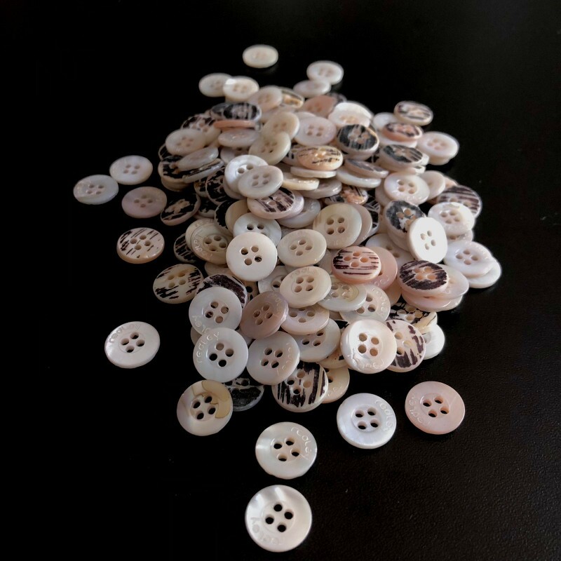 Botão de Madrepérola Personalizado 211